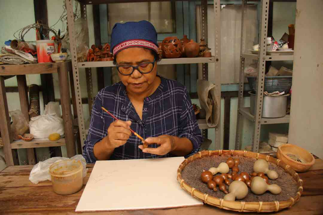 April Maniani - Movie & Craft Demo
