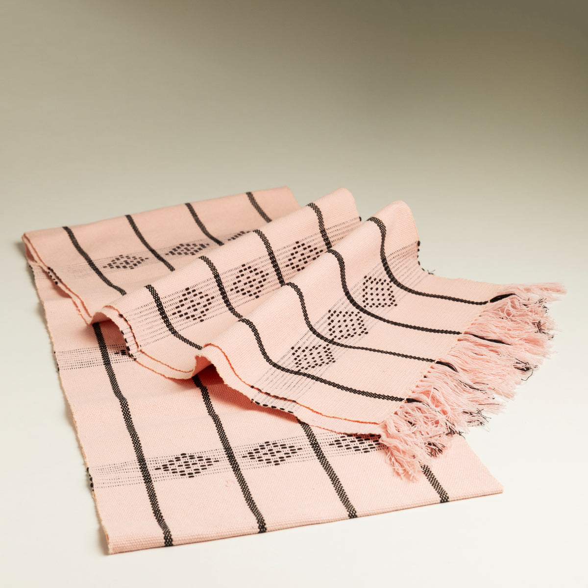 Rosy mist table runners