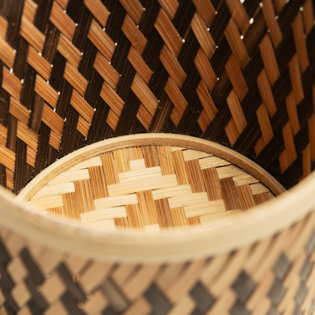 Bambura Holder